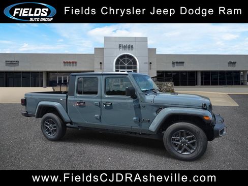New 2026 Jeep Gladiator Sport AWD/4WD image 1