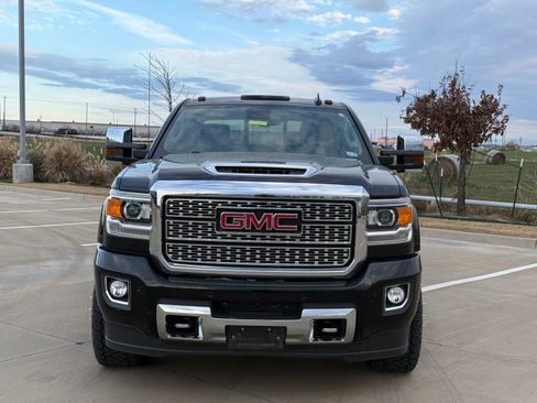 Used 2018 GMC Sierra 3500 Denali w/ Duramax Plus Package image 2