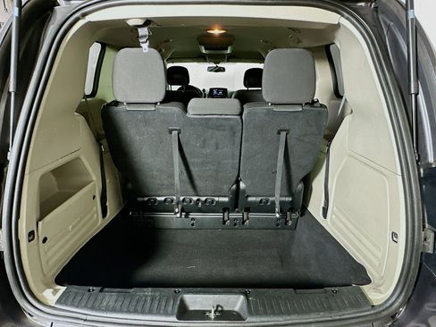 Used 2017 Dodge Grand Caravan SE w/ Power Window Group image 28