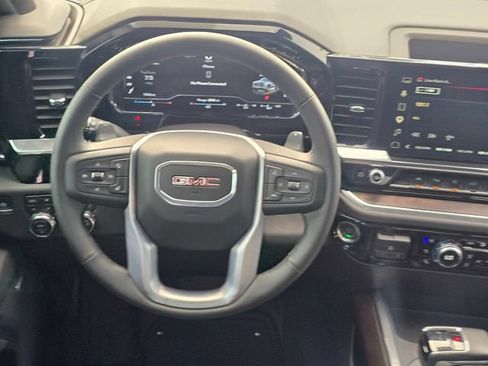 Used 2025 GMC Sierra 1500 SLT AWD/4WD image 16