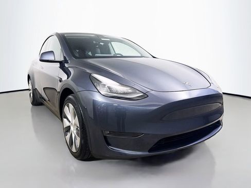 Used 2023 Tesla Model Y Long Range image 28