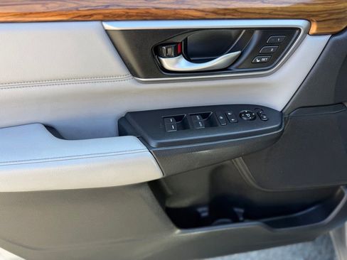 Used 2018 Honda CR-V Touring image 17