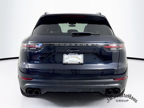 Used 2023 Porsche Cayenne Platinum Edition AWD/4WD image 6