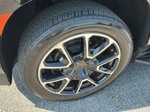 Used 2022 Chevrolet Tahoe RST w/ Luxury Package AWD/4WD image 9