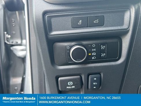 Used 2024 Ford Expedition XLT image 18