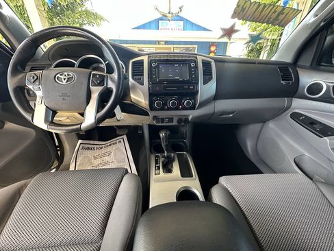 Used 2015 Toyota Tacoma PreRunner image 15
