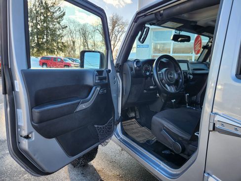 Used 2017 Jeep Wrangler Unlimited Sport image 24