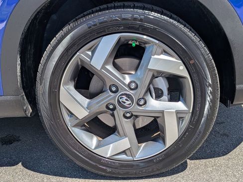 Certified 2025 Hyundai Venue SEL FWD image 10