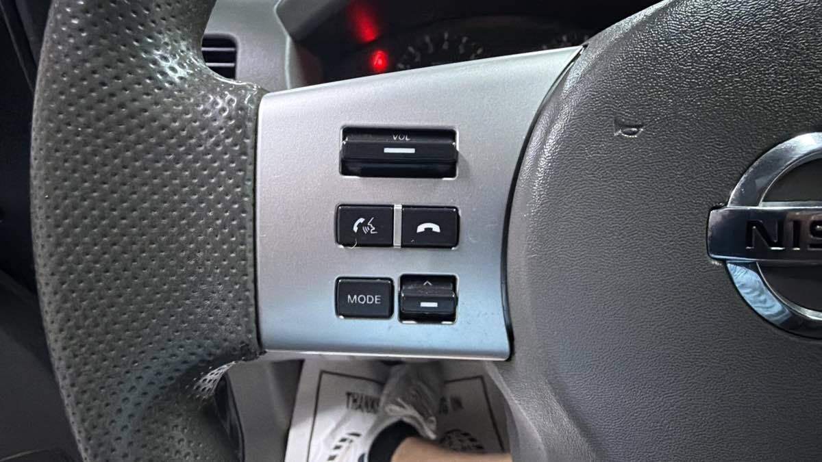 Used 2015 Nissan Frontier SV w/ SV Value Truck Package RWD image 16