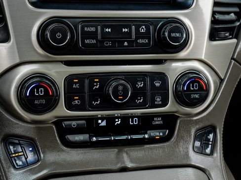 Used 2015 GMC Yukon Denali w/ Open Road Package RWD image 33