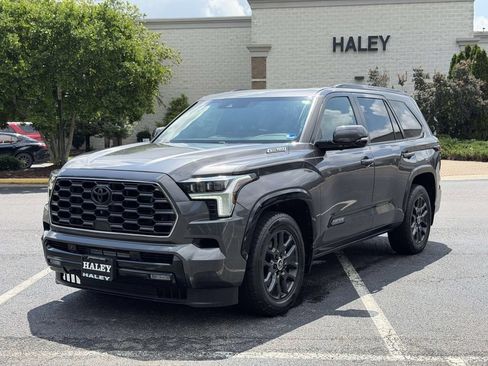 Used 2024 Toyota Sequoia Platinum AWD/4WD image 23