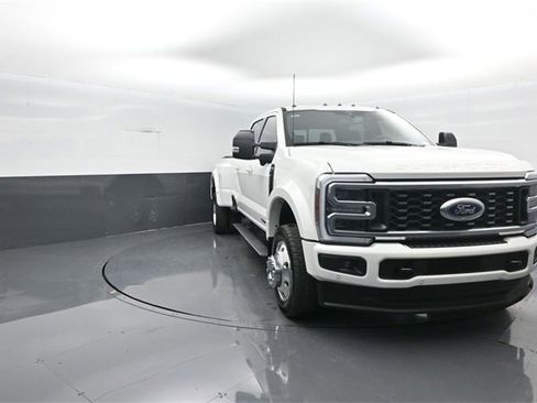 Certified 2025 Ford F450 Platinum image 2