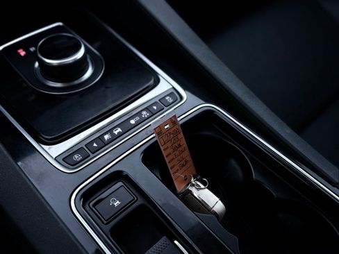 Used 2018 Jaguar F-PACE Premium image 40