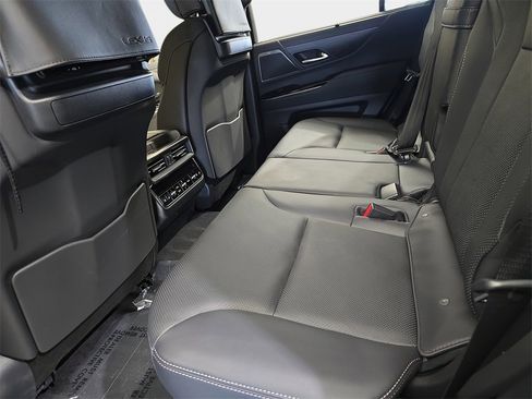 Certified 2025 Lexus LX 600 4WD w/ Luxury Package image 17