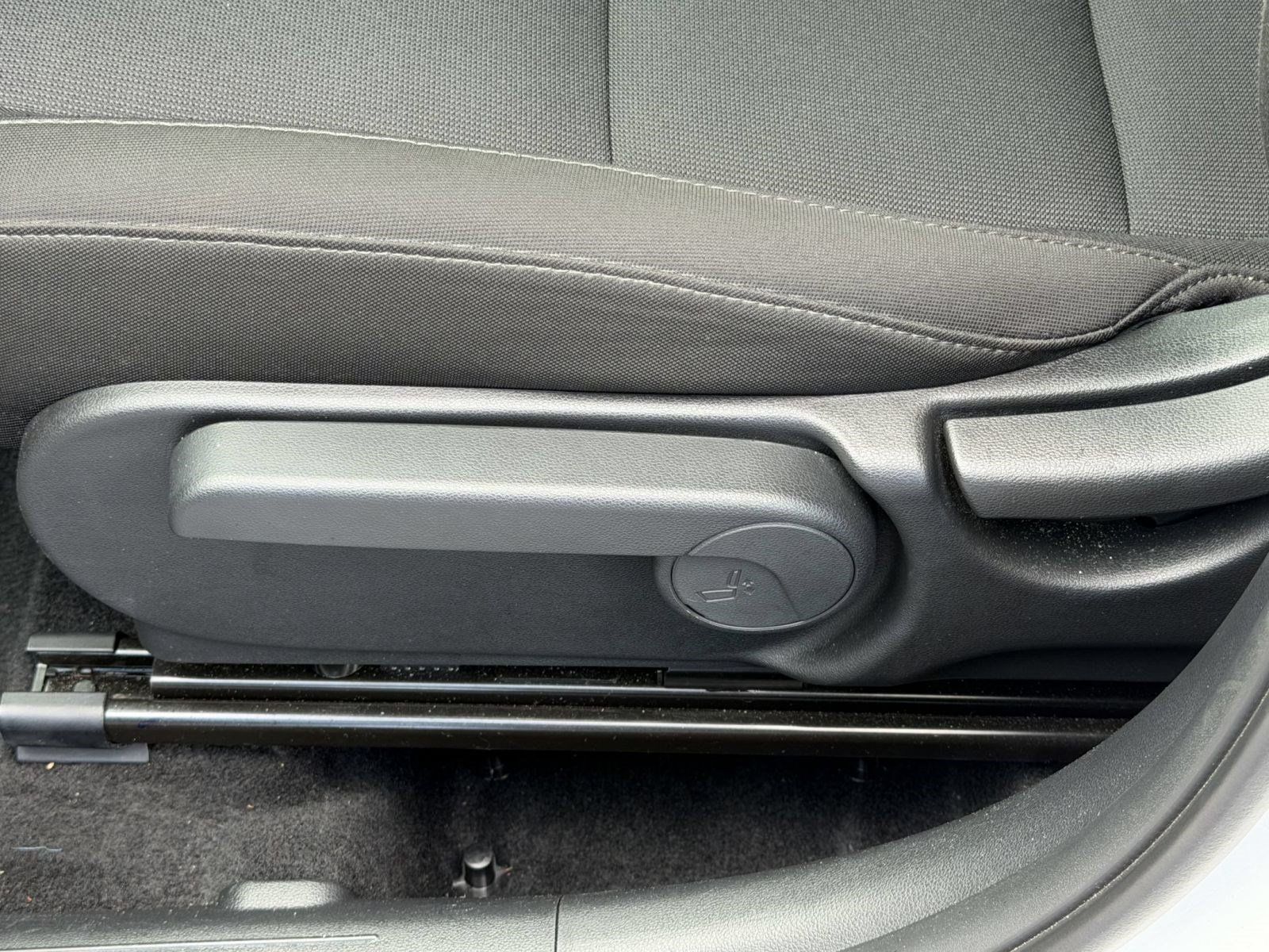Used 2026 Hyundai Kona SEL Sport FWD image 16