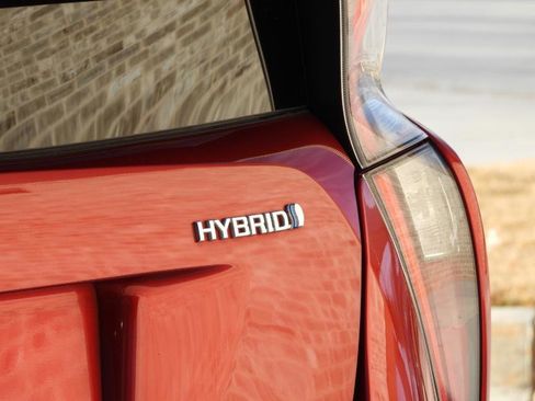 Used 2017 Toyota Prius Two image 10