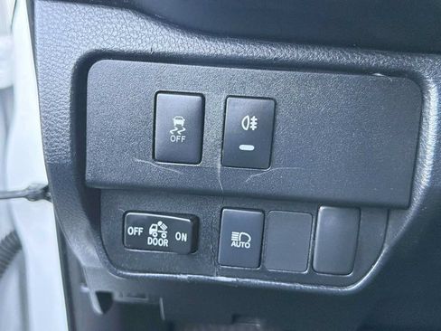 Used 2020 Toyota Tacoma SR AWD/4WD image 20