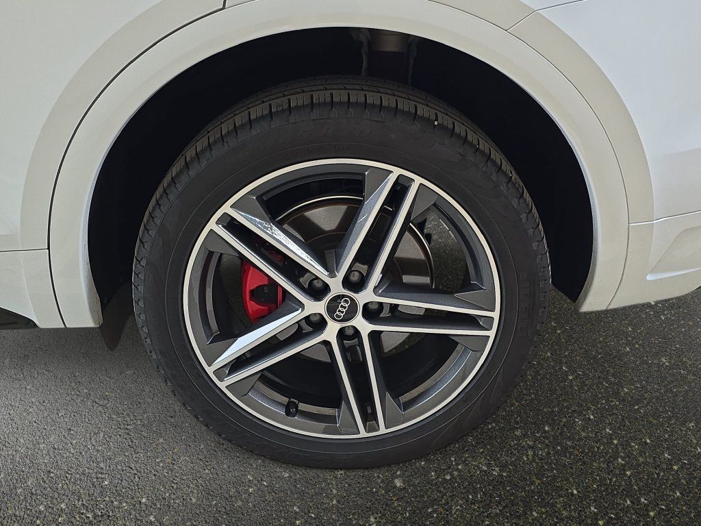 Certified 2024 Audi Q5 e Premium Plus w/ Premium Plus Package AWD/4WD image 28