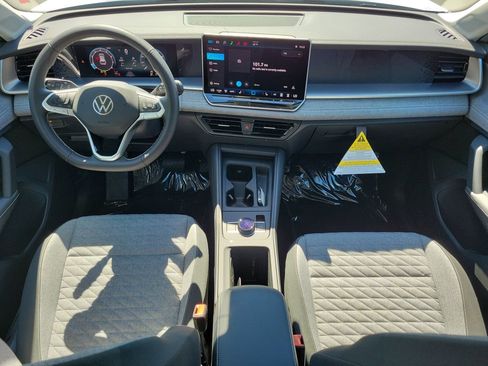 New 2026 Volkswagen Tiguan S image 9
