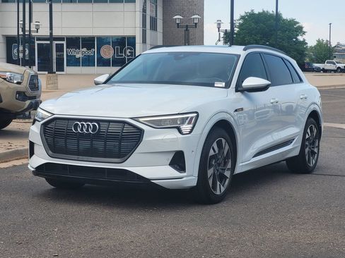 Used 2022 Audi e-tron Premium AWD/4WD image 8