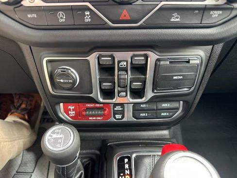 New 2026 Jeep Gladiator Rubicon AWD/4WD image 18