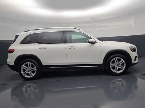 Used 2022 Mercedes-Benz GLB 250 4MATIC image 8