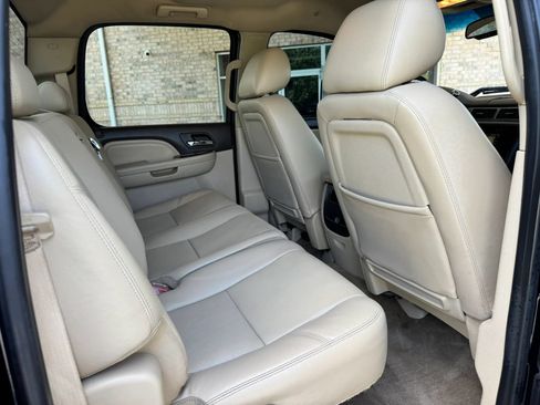 Used 2011 GMC Sierra 2500 Denali w/ Suspension Package, Off-Road AWD/4WD image 25