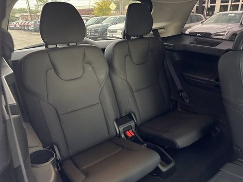 Used 2025 Volvo XC90 B6 Plus AWD/4WD image 15