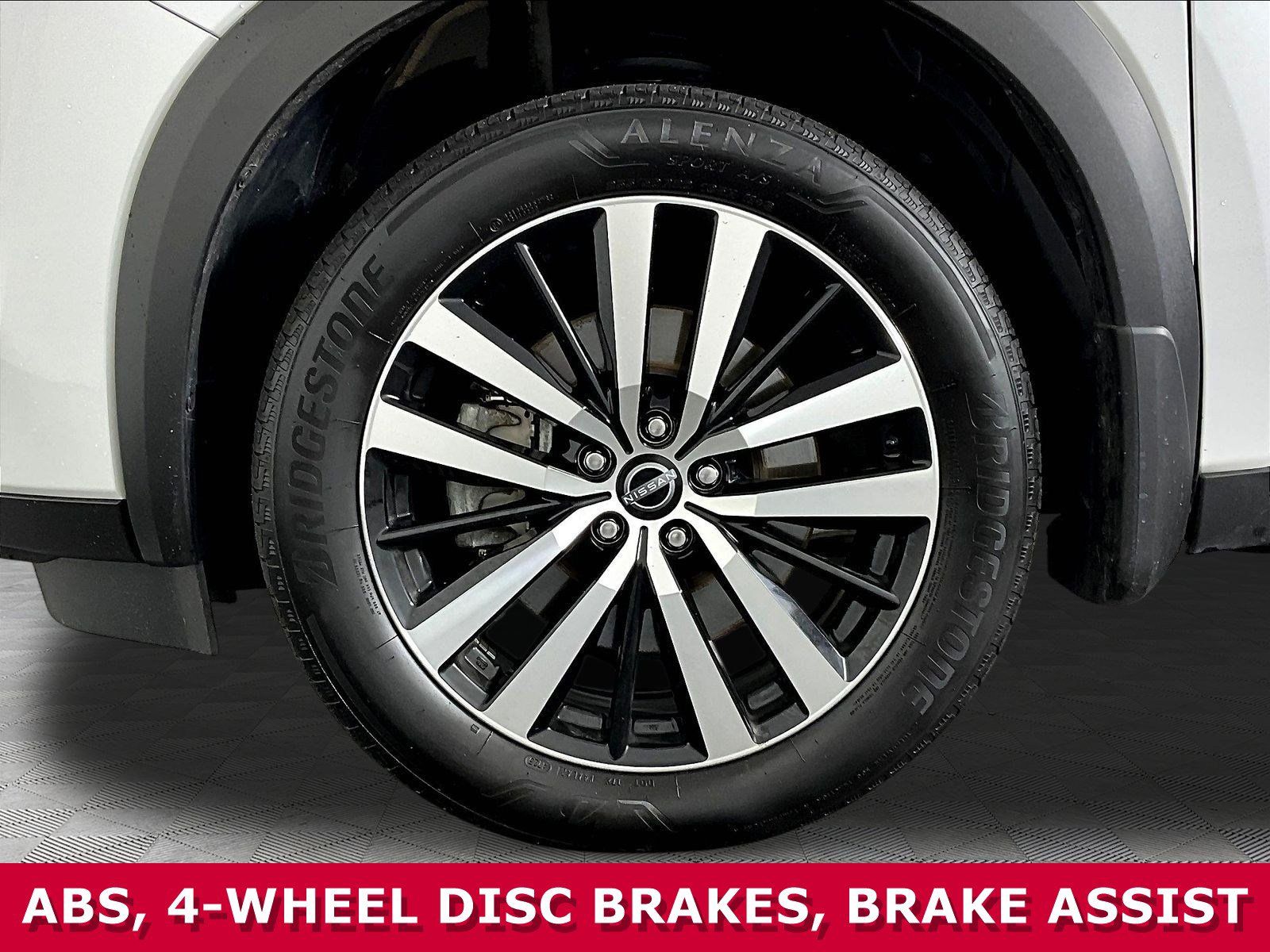 Certified 2025 Nissan Pathfinder Platinum w/ Black Appearance Package AWD/4WD image 32