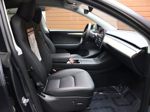 Used 2023 Tesla Model Y Long Range image 27