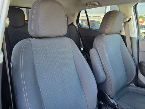 Used 2020 Chevrolet Trax LS FWD image 37