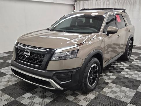 Certified 2023 Nissan Pathfinder Rock Creek image 6