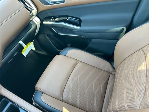 New 2025 Nissan Pathfinder Platinum w/ Cargo Package image 29