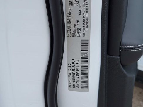 New 2026 Jeep Grand Cherokee L Limited w/ Limited Altitude Package AWD/4WD image 18