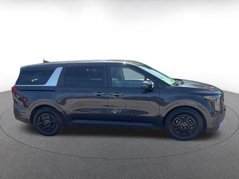 Used 2026 Kia Carnival FWD image 15