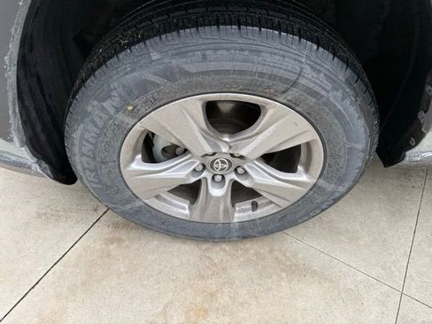 Used 2023 Toyota RAV4 XLE image 11