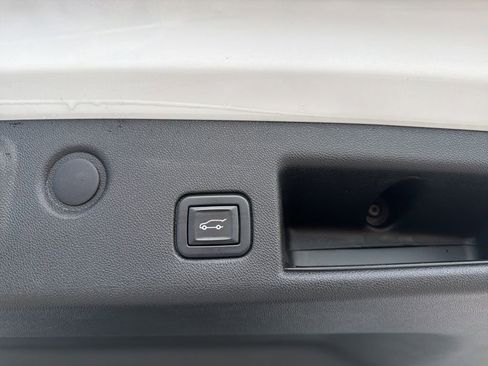 Certified 2022 Chevrolet Equinox Premier FWD image 13