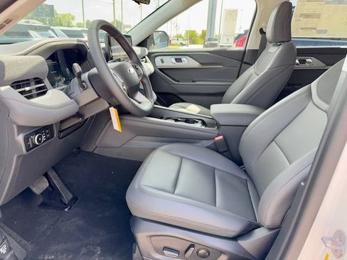 New 2026 Ford Explorer Active w/ Active Comfort Package AWD/4WD image 12