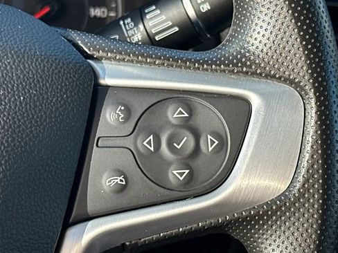 Used 2023 GMC Acadia SLE w/ Driver Convenience Package image 32