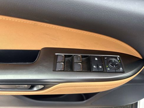 Used 2025 Lexus NX 250 FWD w/ Towing Package (2000 Lbs) image 18