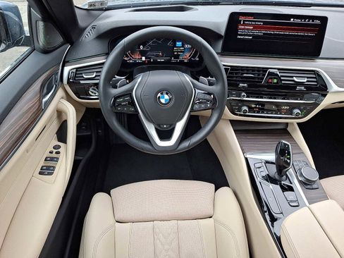 Certified 2023 BMW 530i xDrive w/ Premium Package image 13