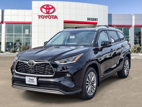 New 2026 Toyota Highlander Platinum AWD/4WD image 3