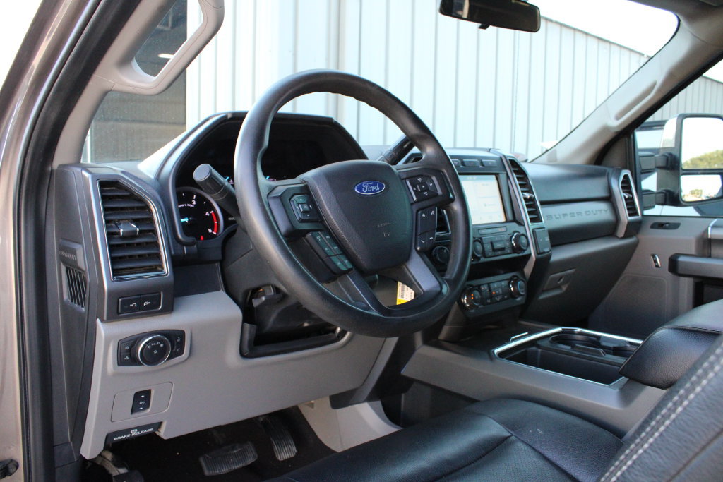 Used 2019 Ford F350 XLT w/ XLT Premium Package AWD/4WD image 2