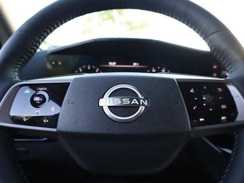 Used 2025 Nissan Murano SV FWD image 9