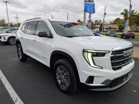 Used 2025 GMC Acadia Elevation image 7