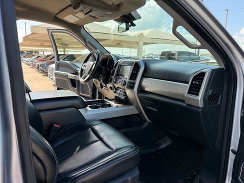 Used 2021 Ford F250 Lariat w/ Lariat Value Package AWD/4WD image 16