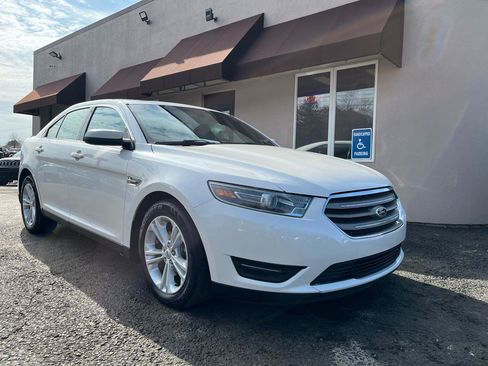 Used 2015 Ford Taurus SEL w/ Equipment Group 201A image 2