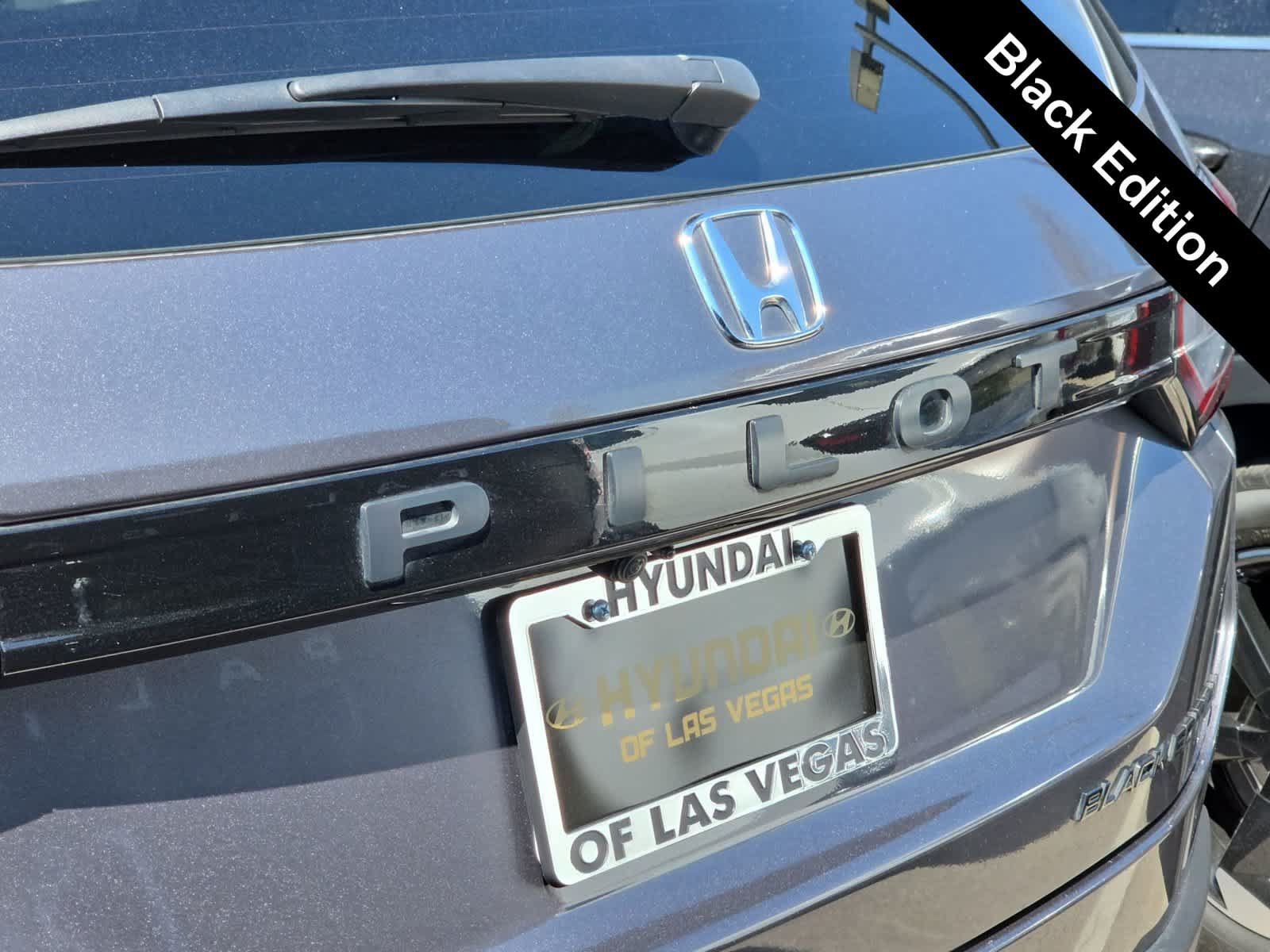 Used 2025 Honda Pilot Black Edition image 11