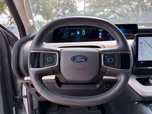 Used 2025 Ford Expedition Max Active RWD image 11