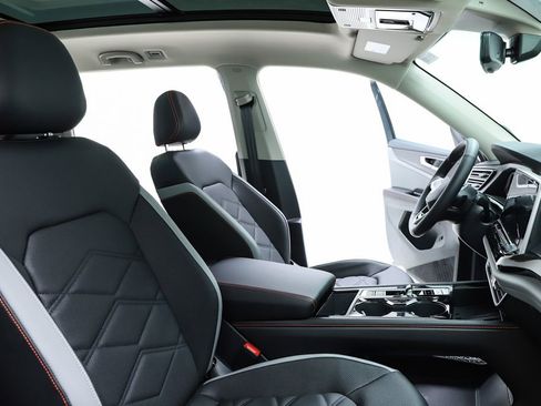 New 2026 Volkswagen Atlas Peak Edition image 36